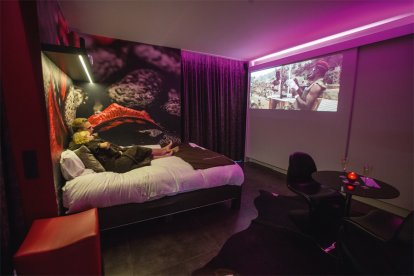 Privélounge met diner en cinema