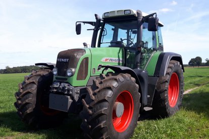 Rijden op een tractor Rijden op een tractor
