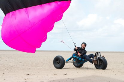 Kitebuggyen aan de Noordzee