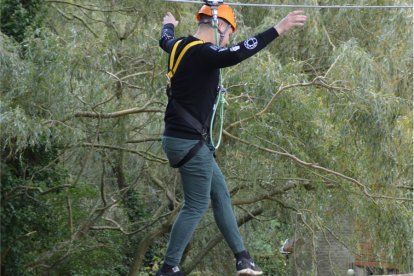 Waan je voor even een heuse King Kong in dit grootse en avontuurlijk klauter-, balanceer- en klimpark. Bereid je voor op een flinke portie adrenaline en trotseer de vele hindernissen die in dit park op je af zullen komen. Haal jij het eindpunt van Gorilla Ville? Succes!