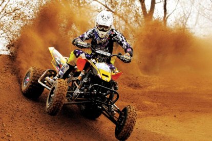 Een belevenis voor mensen met lef: stap op een quad en bedwing alle hindernissen op een bijzonder cool en uitdagend parcours. Zelfs de ervaren quad rijder zal merken dat dit parcours vanwege de vele lastige bochten en hellingen beslist geen makkie is!