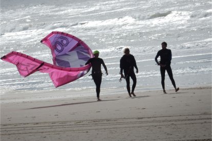 Kitesurfles in Zandvoort aan Zee Kitesurfles in Zandvoort aan Zee